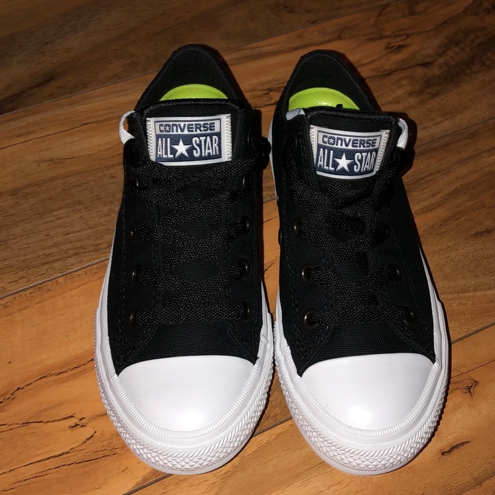 Youth kids size 2 Converse Chuck Taylor sneakers